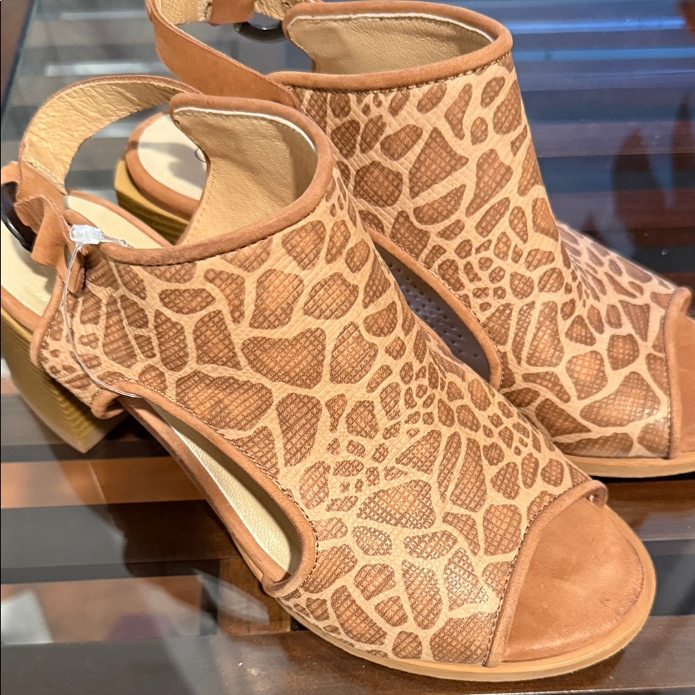 Unity in Diversity Giraffe Pattern Sandals - Brown